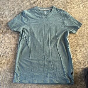 Kenneth Cole Slim Men’s Medium T-Shirt